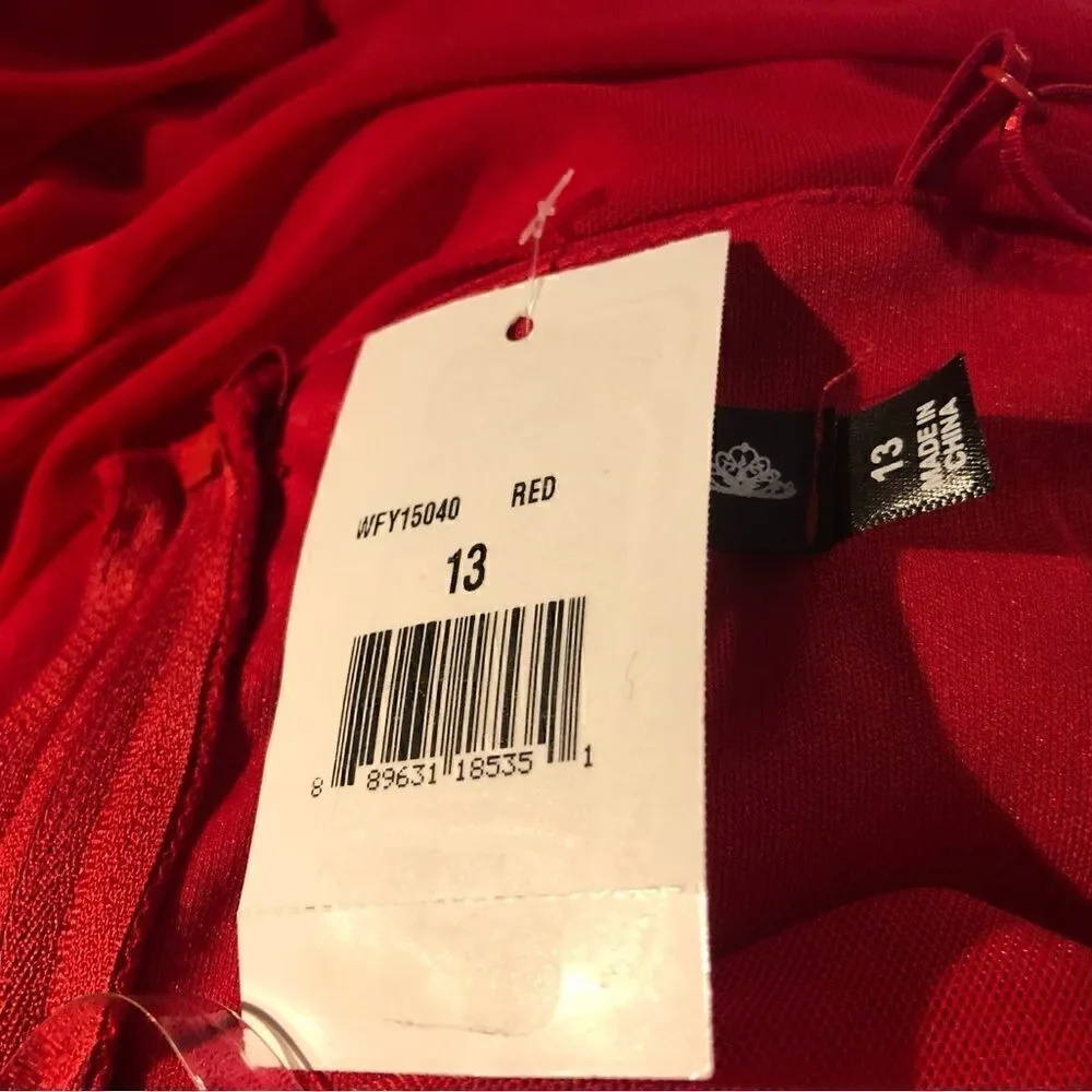 NWT SKIES ARE BLUE Women’s Red Dress Smooth Fabric Like Satin Classic & Elegant. - Picture 8 of 8